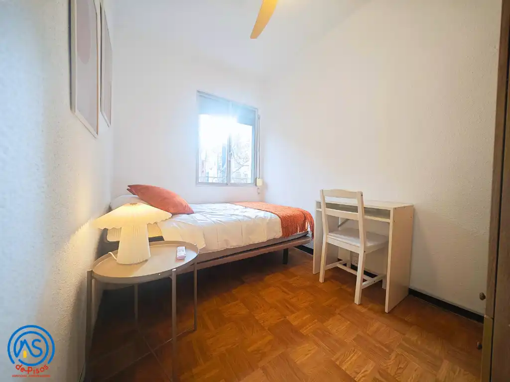 Flat for rent in Calle de Martínez Vargas, 2, Barrio Torrero