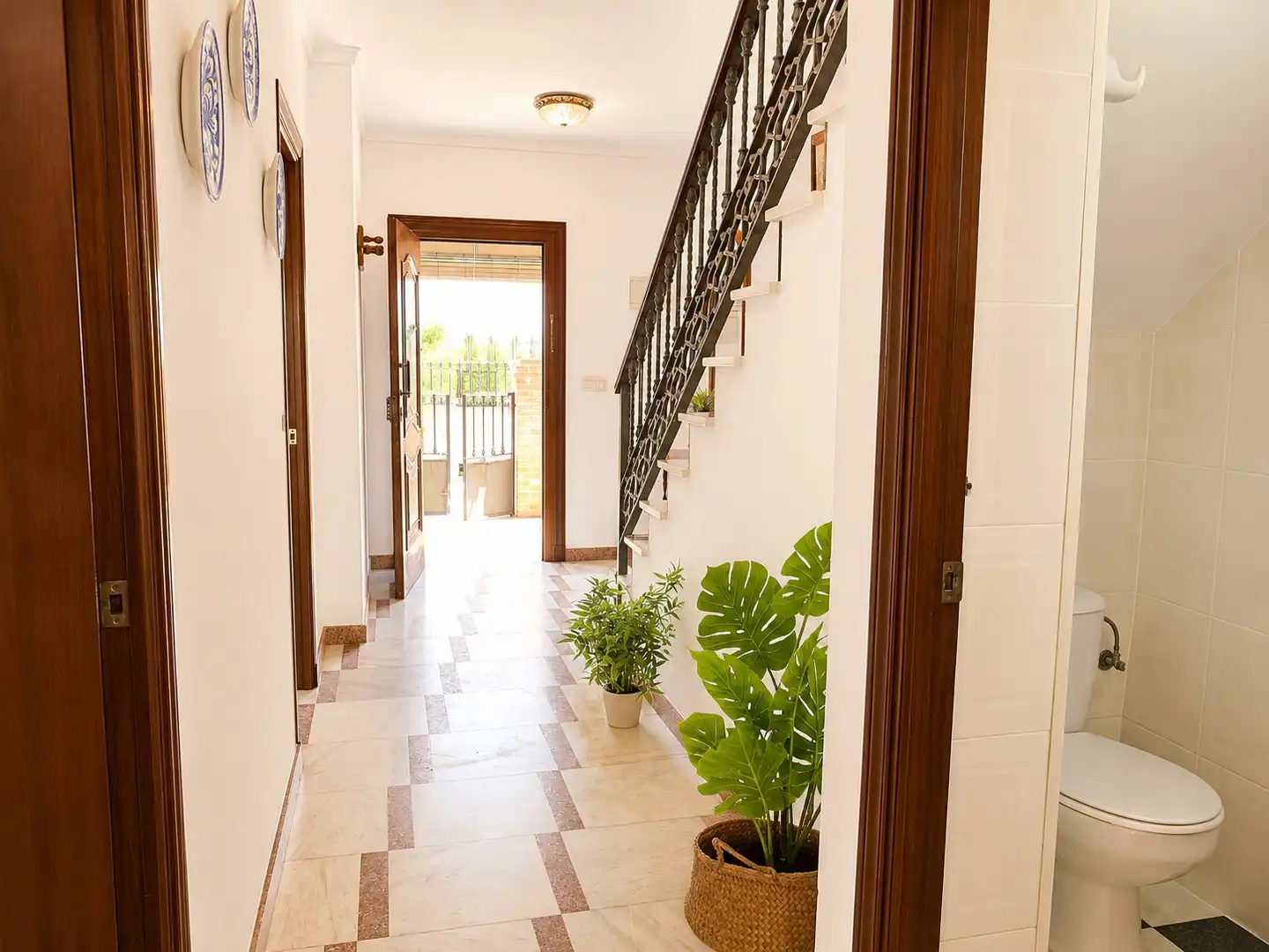 Houses for sale in Chipiona  with Air Conditioner, Terrace and Storage room