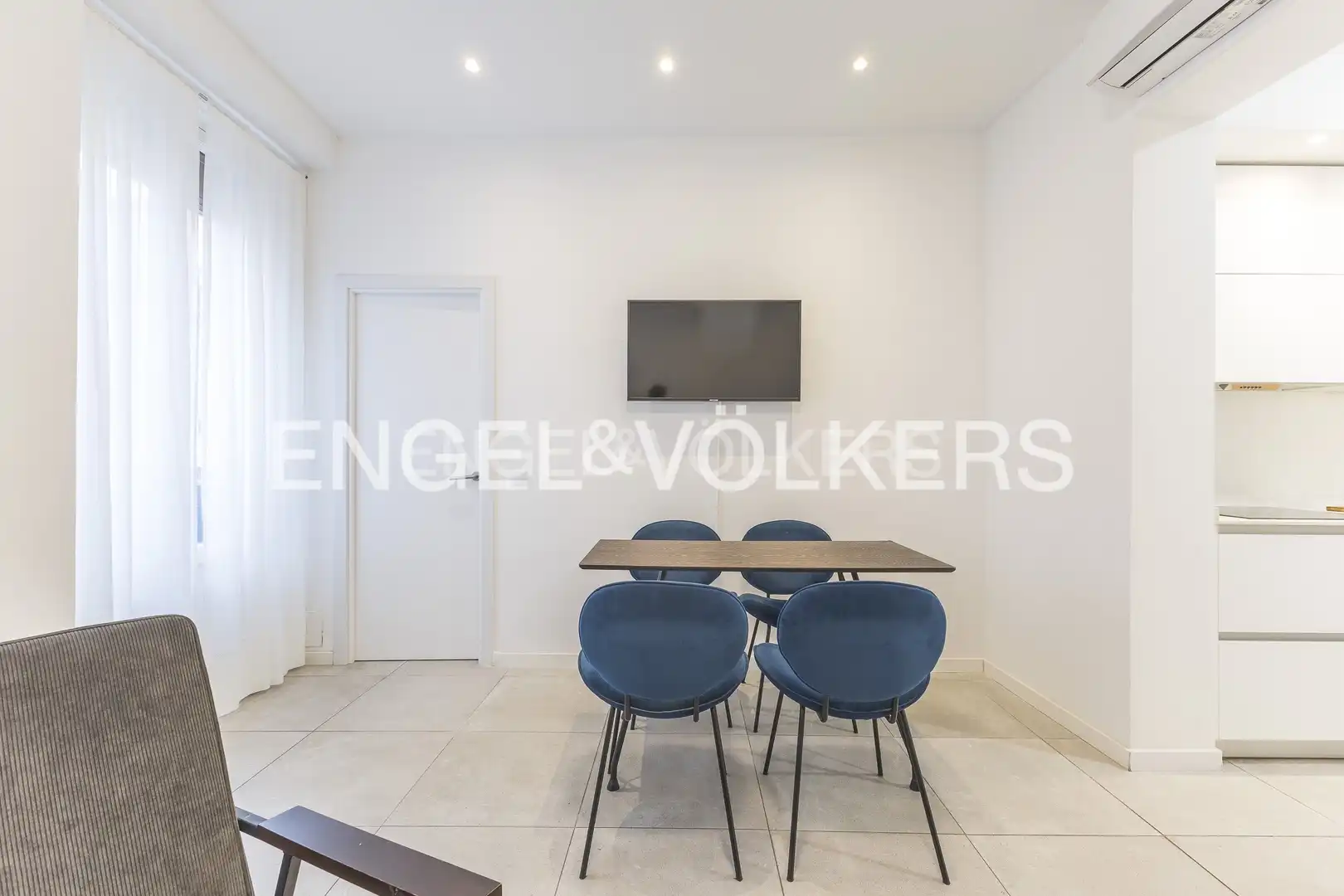 Dining room of Flat for rent in Madrid  with Air Conditioner, Heating and Furnished