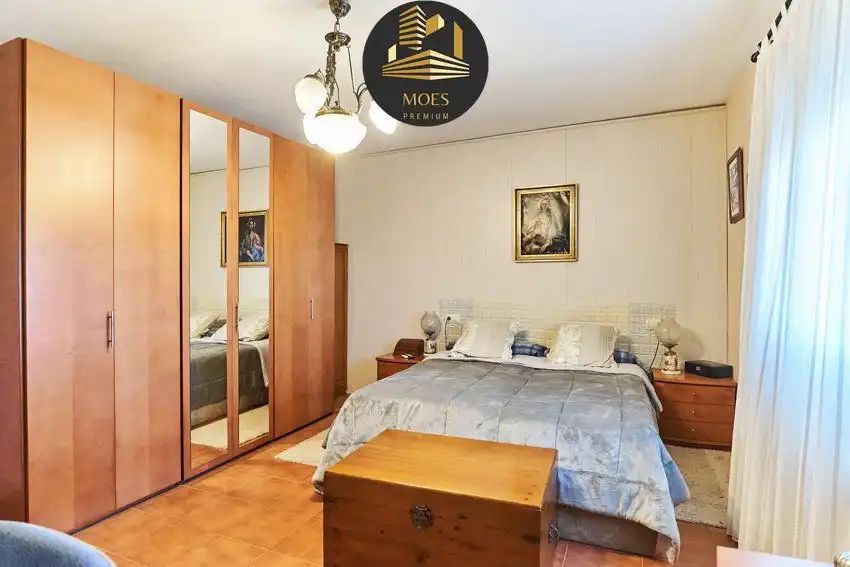 Dormitori de Casa o xalet en venda en Jaén amb Aire condicionat, Calefacció i Terrassa