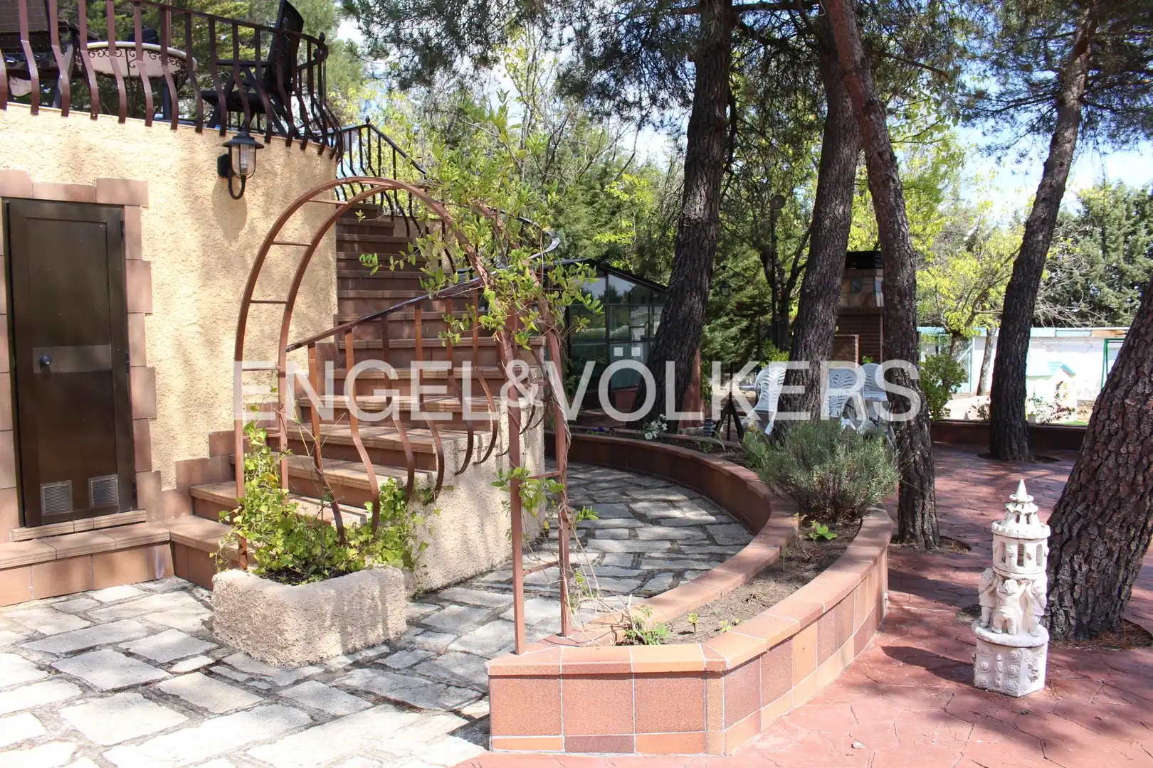 Terraza de Casa o chalet en venta en Cabanillas de la Sierra con Calefacción, Jardín privado y Piscina