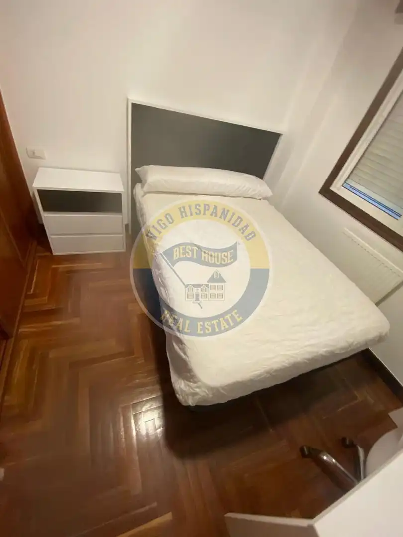 Bedroom of Flat for rent in Vigo   with Heating, Parquet flooring and Furnished