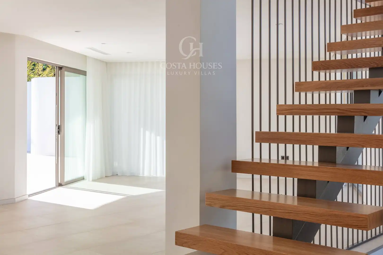 Houses for sale in Jávea / Xàbia  with Air Conditioner, Private garden and Terrace