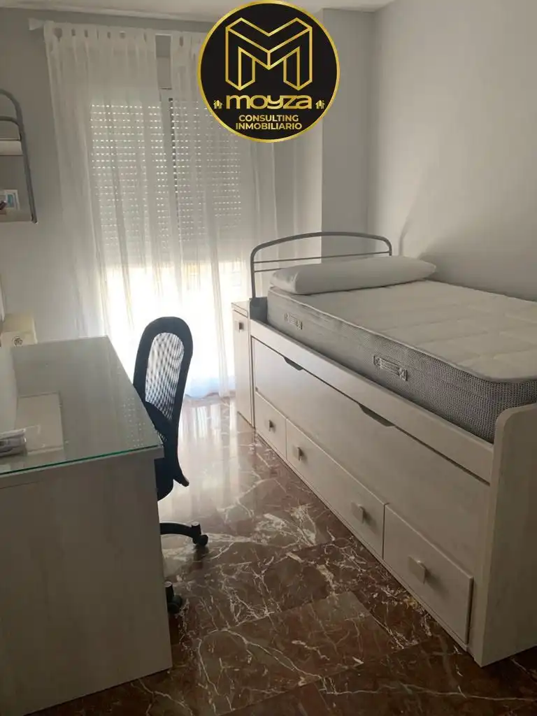 Dormitori de Pis en venda en Jaén amb Traster i Balcó