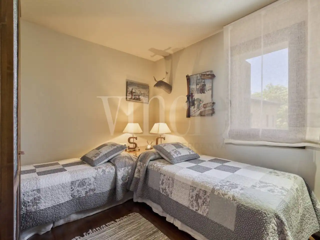 Duplexes for sale in Das