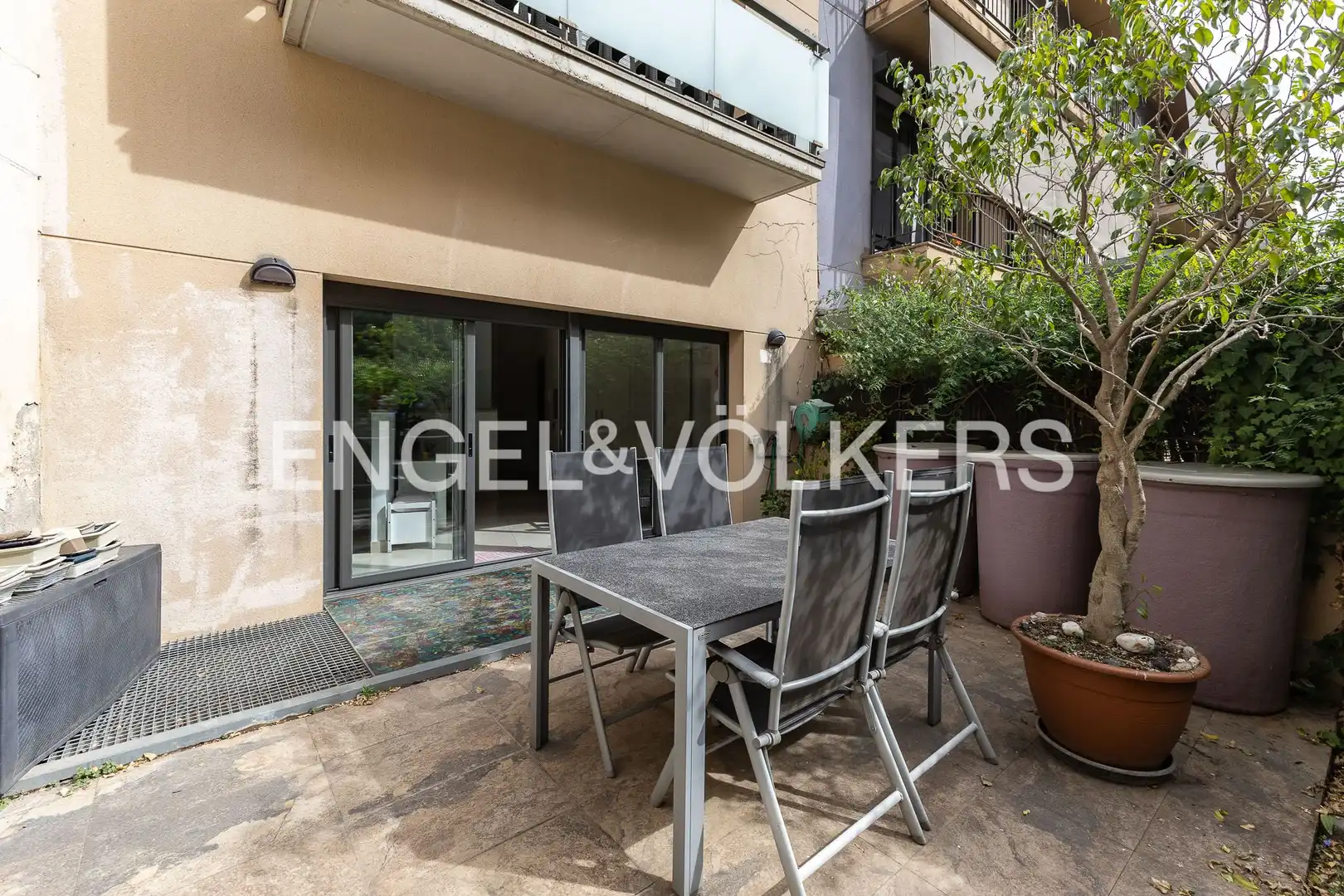 Terraza de Casa adosada en venta en Barcelona con Aire acondicionado, Calefacción y Jardín privado