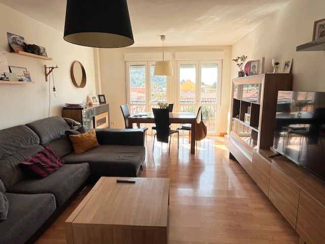 Sala d'estar de Pis en venda en Cabezón de Pisuerga amb Calefacció i Parquet