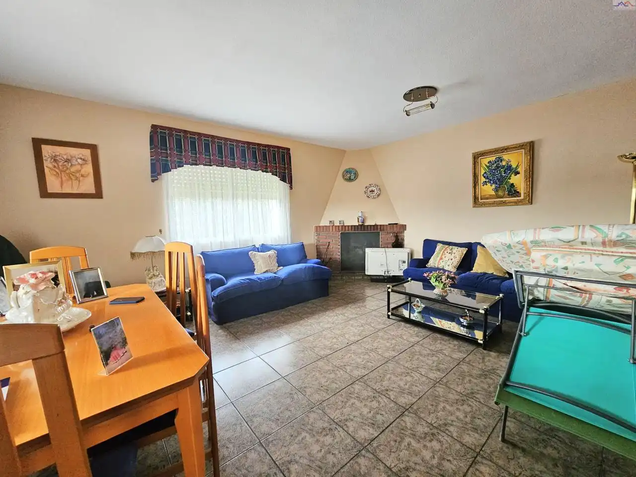 Sala de estar de Casa o chalet en venta en Villa del Prado con Calefacción, Terraza y Trastero