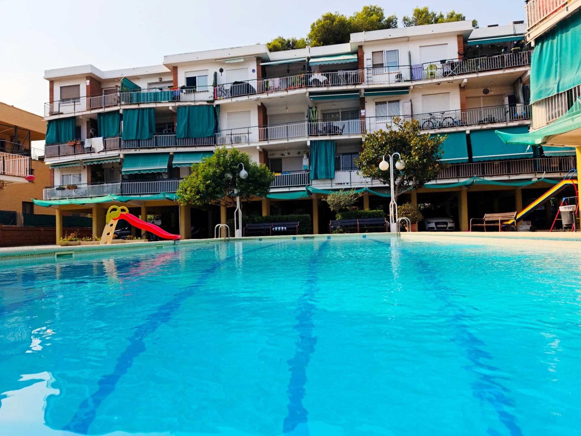 Swimming pool of Flat for sale in Castelldefels  with Private garden, Terrace and Balcony