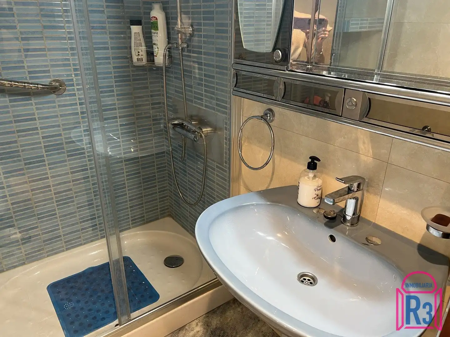 Baño de Piso en venta en León Capital  con Calefacción, Terraza y Trastero