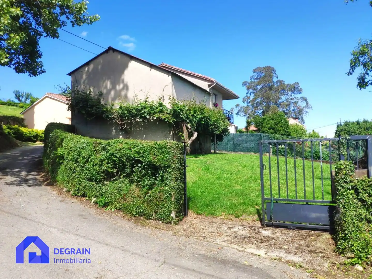 Exterior view of Houses for sale in Siero  with Private garden and Storage room