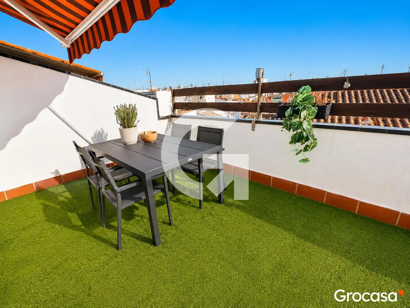 Terrasse von Dachboden zum Verkauf in Vilanova i la Geltrú mit Klimaanlage, Heizung und Terrasse