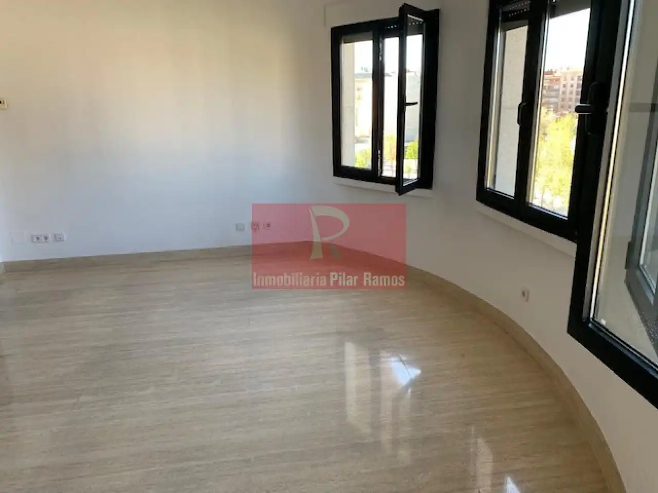 Dúplex amb terrassa en venda a Centro Ciudad
