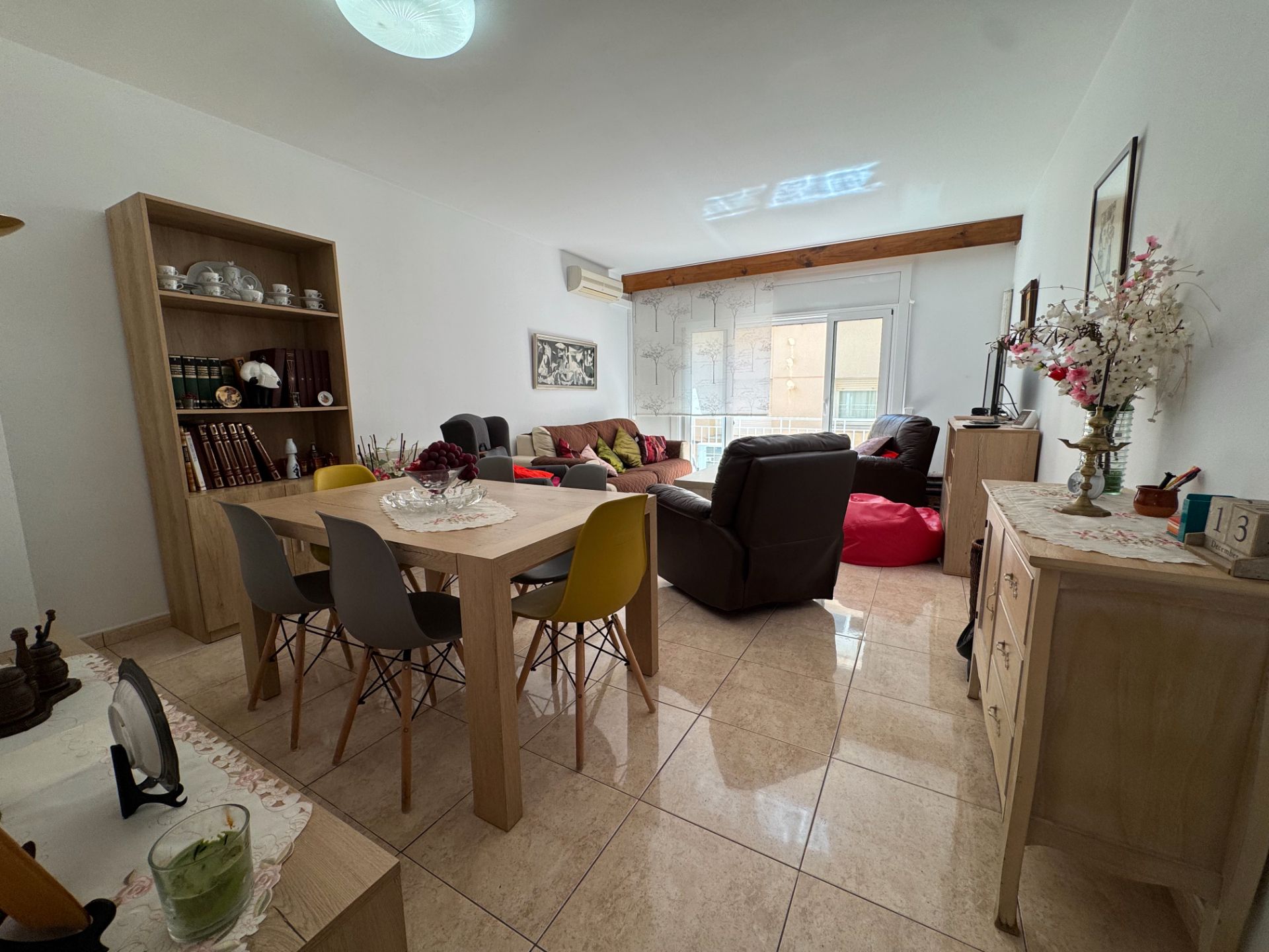 Sala de estar de Piso en venta en Sant Feliu de Guíxols con Aire acondicionado, Calefacción y Terraza