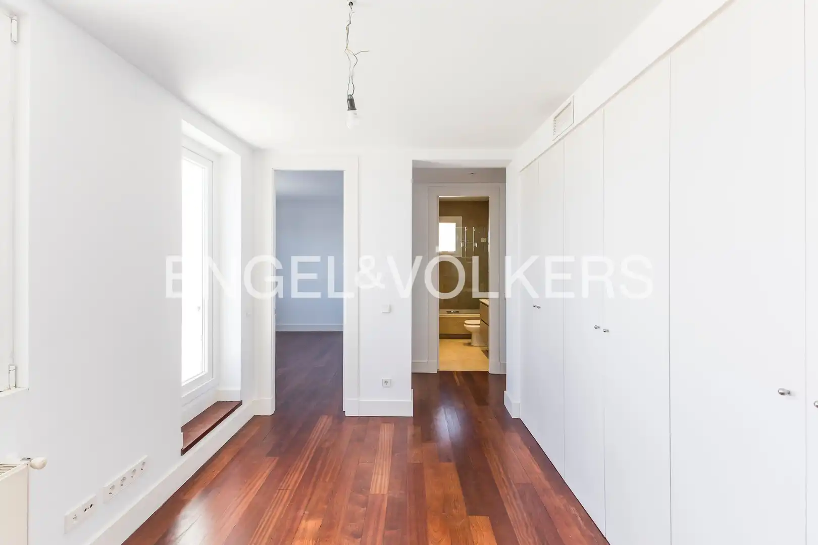 Dormitori de Àtic de lloguer en Madrid amb Aire condicionat, Calefacció i Parquet