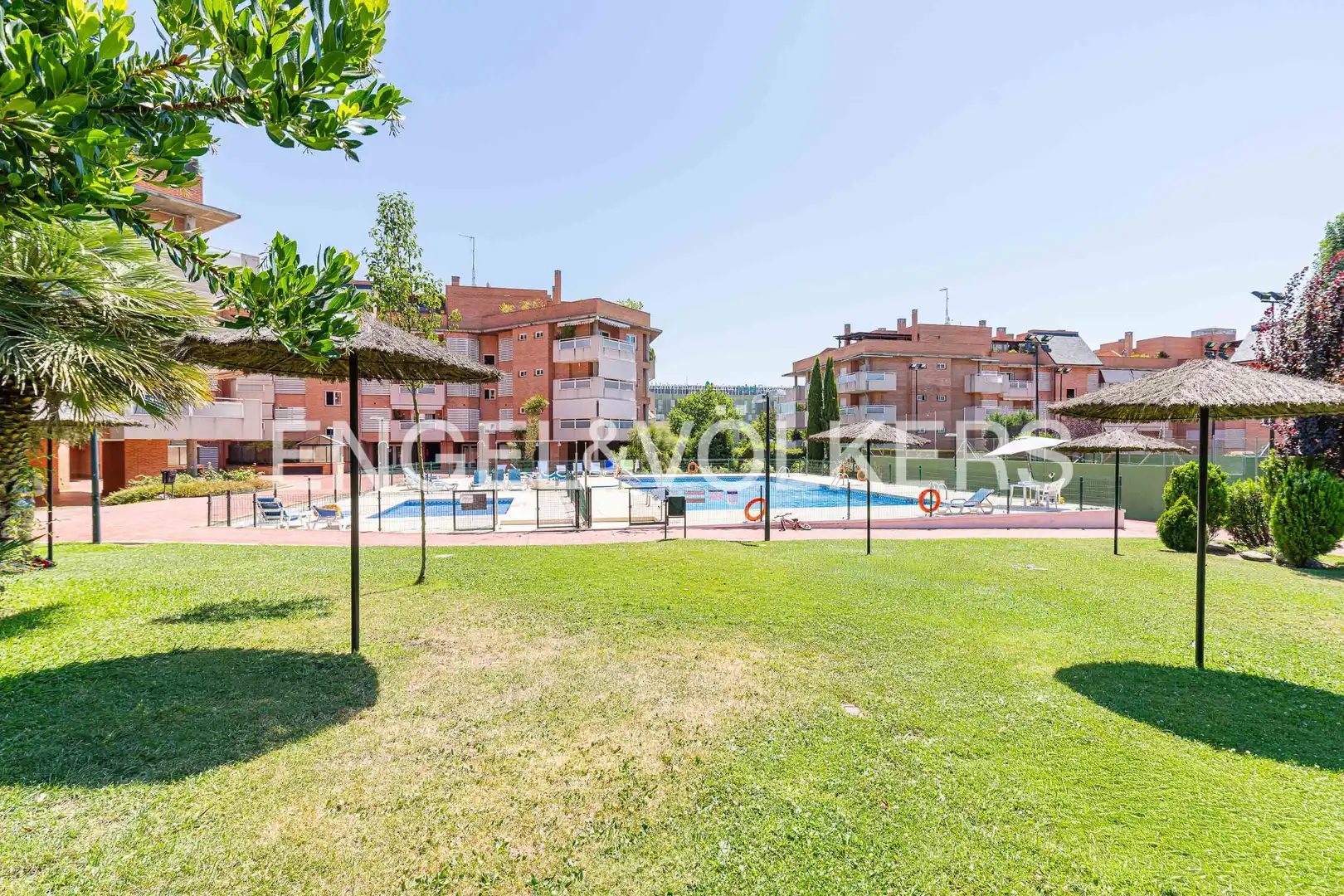 Piscina de Pis de lloguer en Pozuelo de Alarcón amb Aire condicionat, Calefacció i Parquet