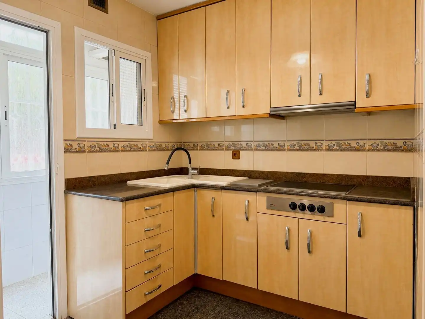 Cocina de Piso en venta en Badalona con Calefacción