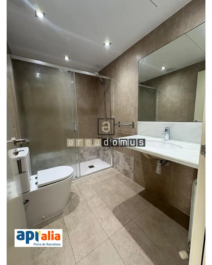 Baño de Piso en venta en Sant Feliu de Llobregat con Calefacción, Jardín privado y Trastero