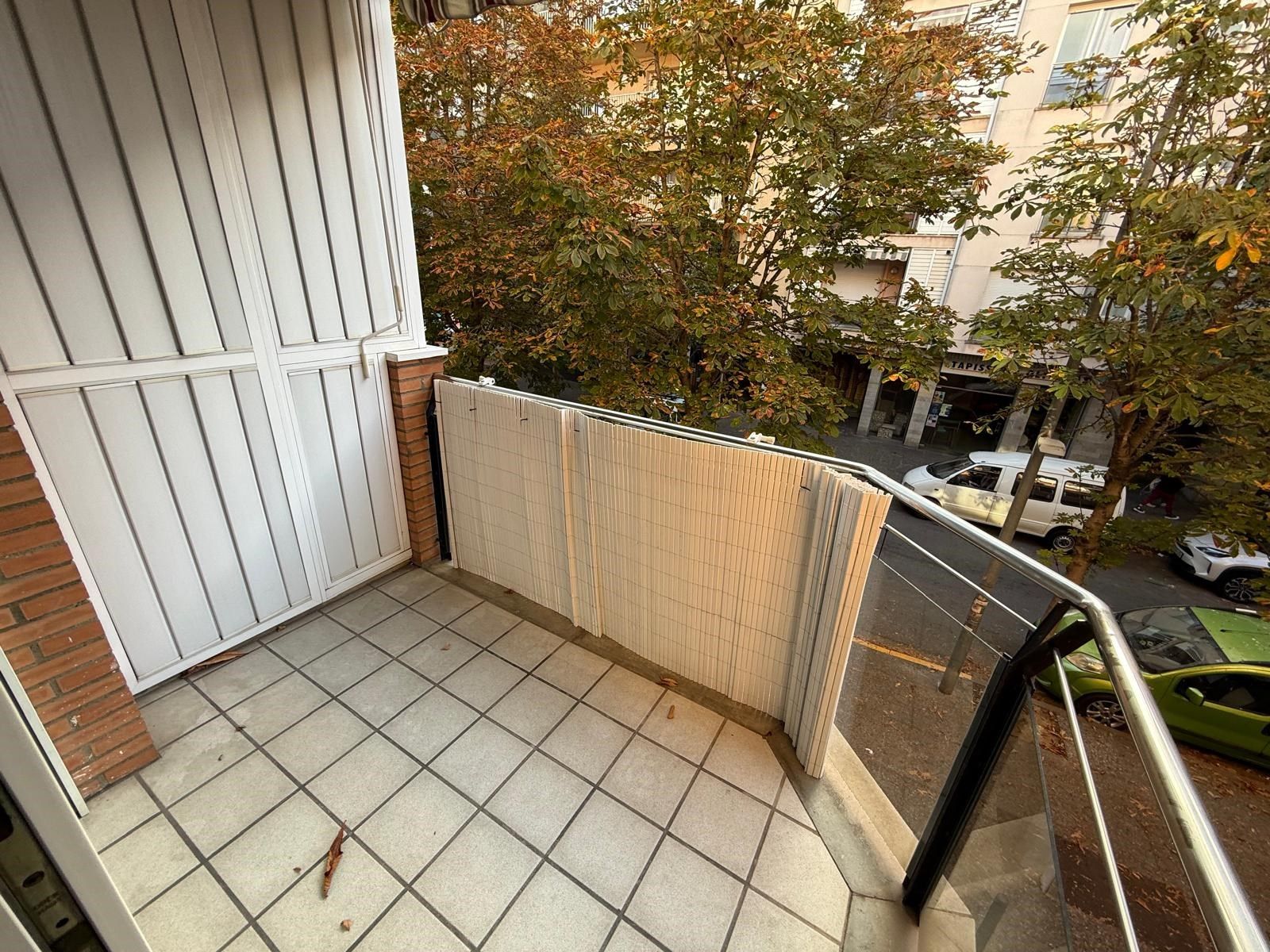 Terrassa de Pis de lloguer en Girona Capital amb Calefacció, Traster i Balcó