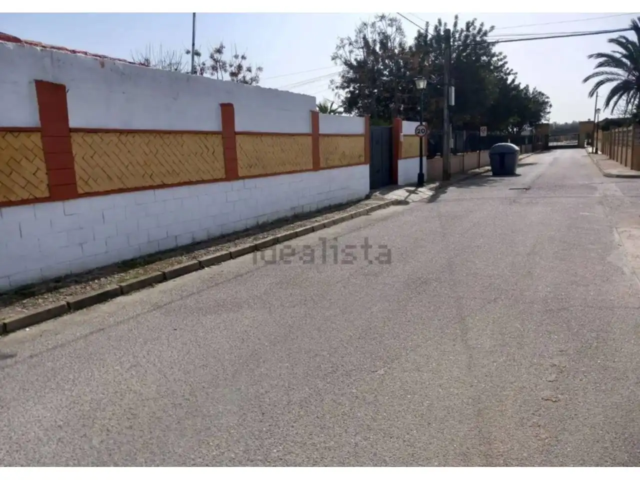 Vista exterior de Casa o xalet en venda en Alcalá de Guadaira amb Aire condicionat, Calefacció i Jardí privat