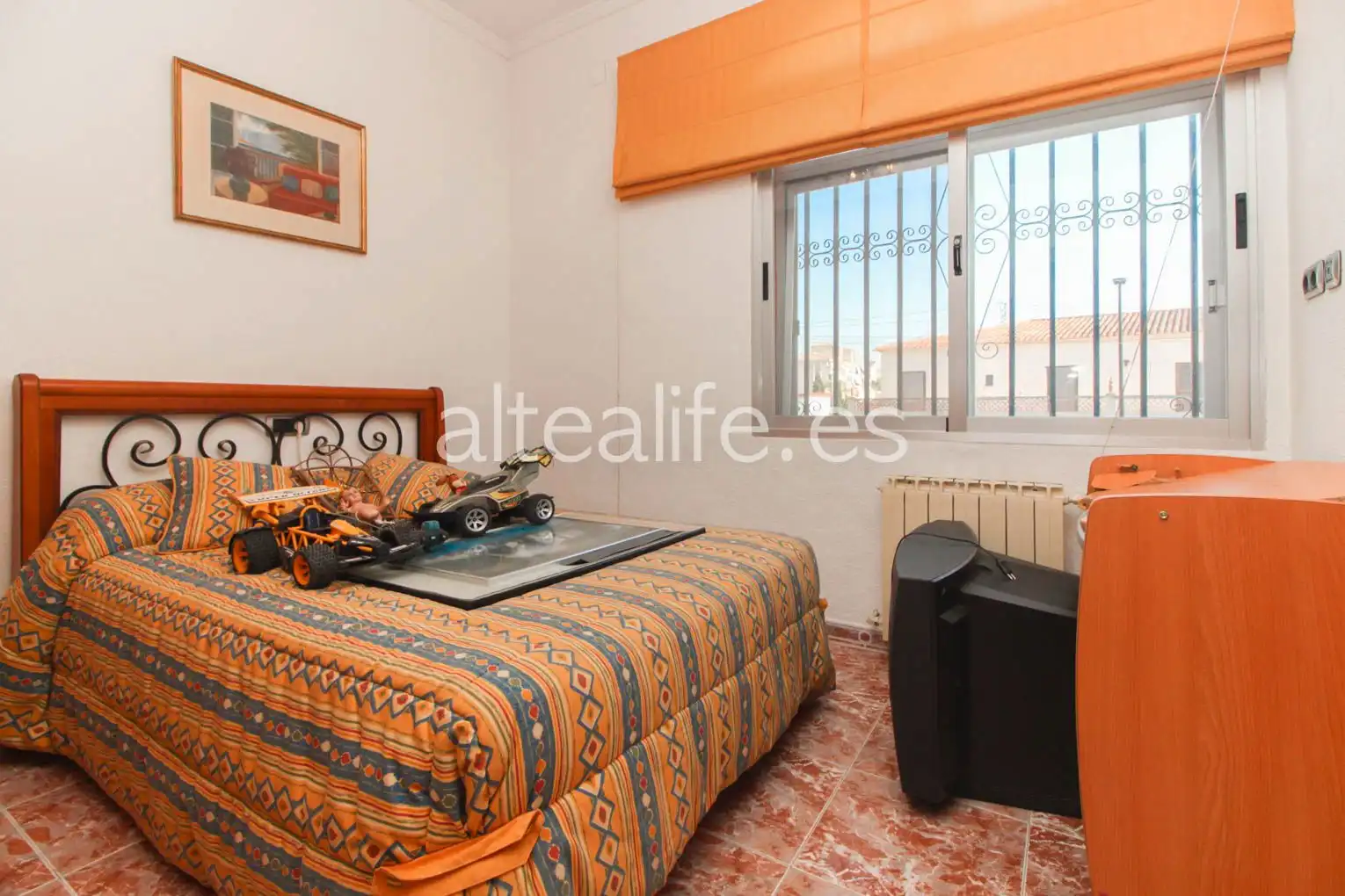 Habitación de Casa o chalet en venta en L'Alfàs del Pi con Aire acondicionado, Calefacción y Jardín privado