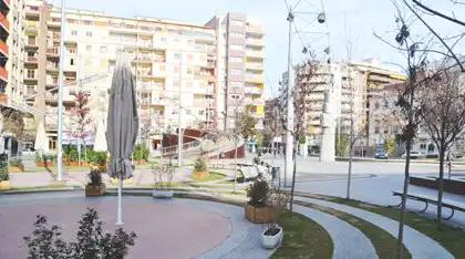 Individual with lift for sale in Plaça Ricard Vinyes 1A, imagen 4