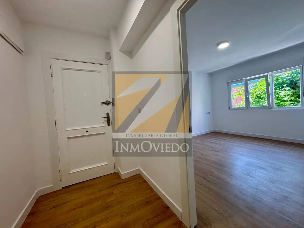 Piso en venta en Oviedo  con Terraza