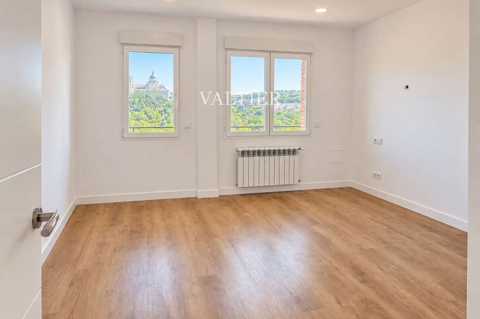 Schlafzimmer von Wohnung zur Miete in Madrid mit Klimaanlage, Heizung und Terrasse