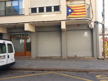 Locale commerciale in affitto a Carrer dels Calders