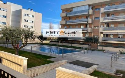 Swimming pool of Planta baja for sale in Salou  with Air Conditioner, Heating and Private garden