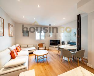 Living room of Flat to rent in  Madrid Capital  with Air Conditioner, Heating and Parquet flooring