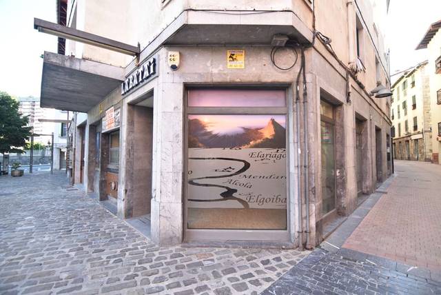 Local comercial en Venta en J.M. Ostolaza Kalea en Deba