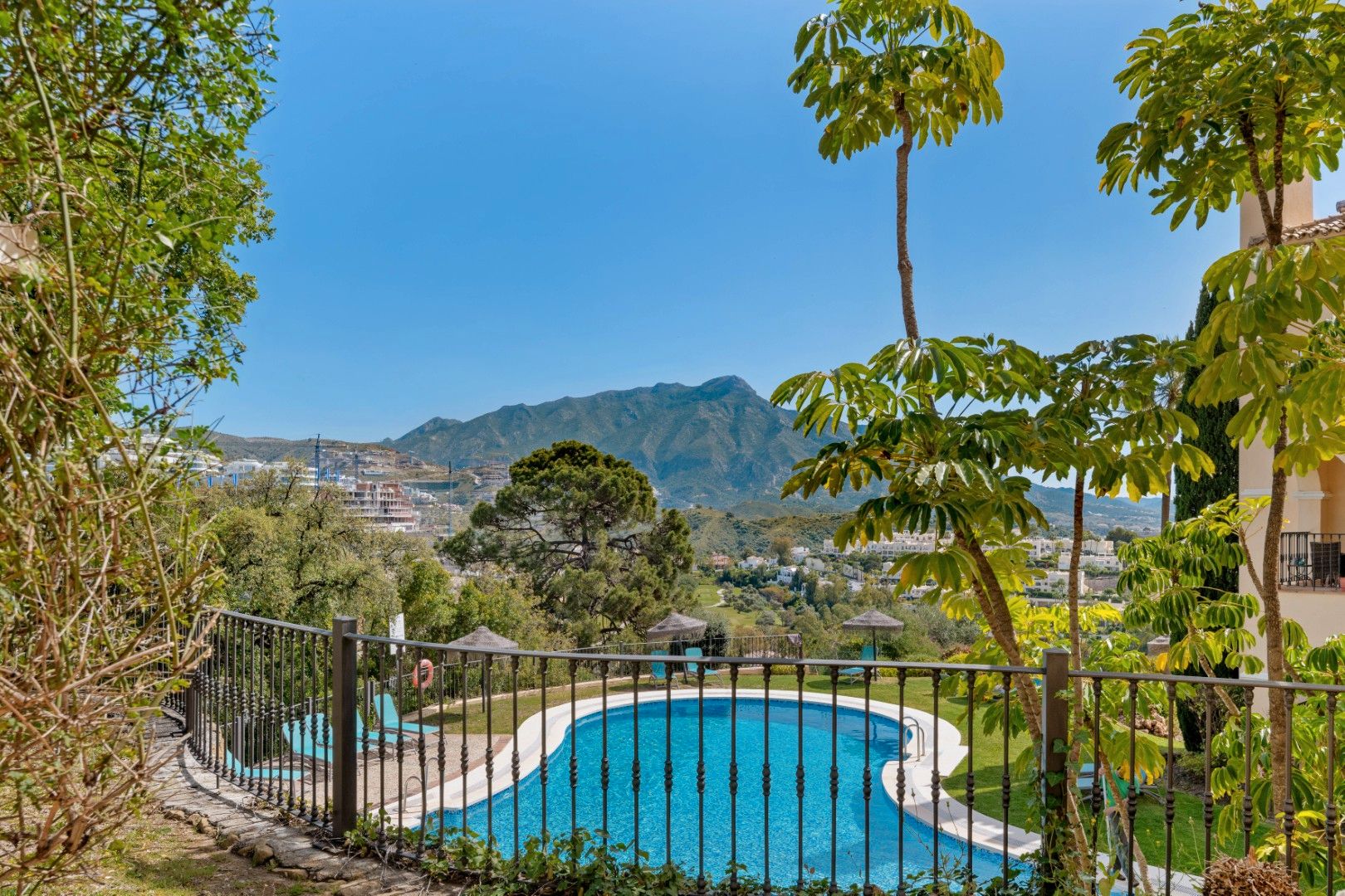 Garden of Attic for sale in Benahavís  with Air Conditioner, Heating and Terrace