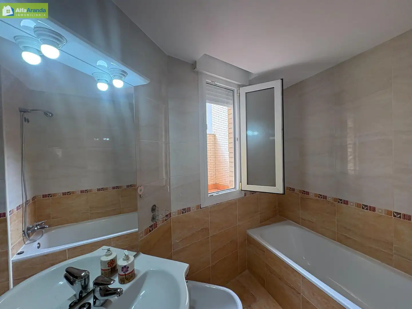 Bathroom of Apartments for sale in Aranda de Duero  with Heating