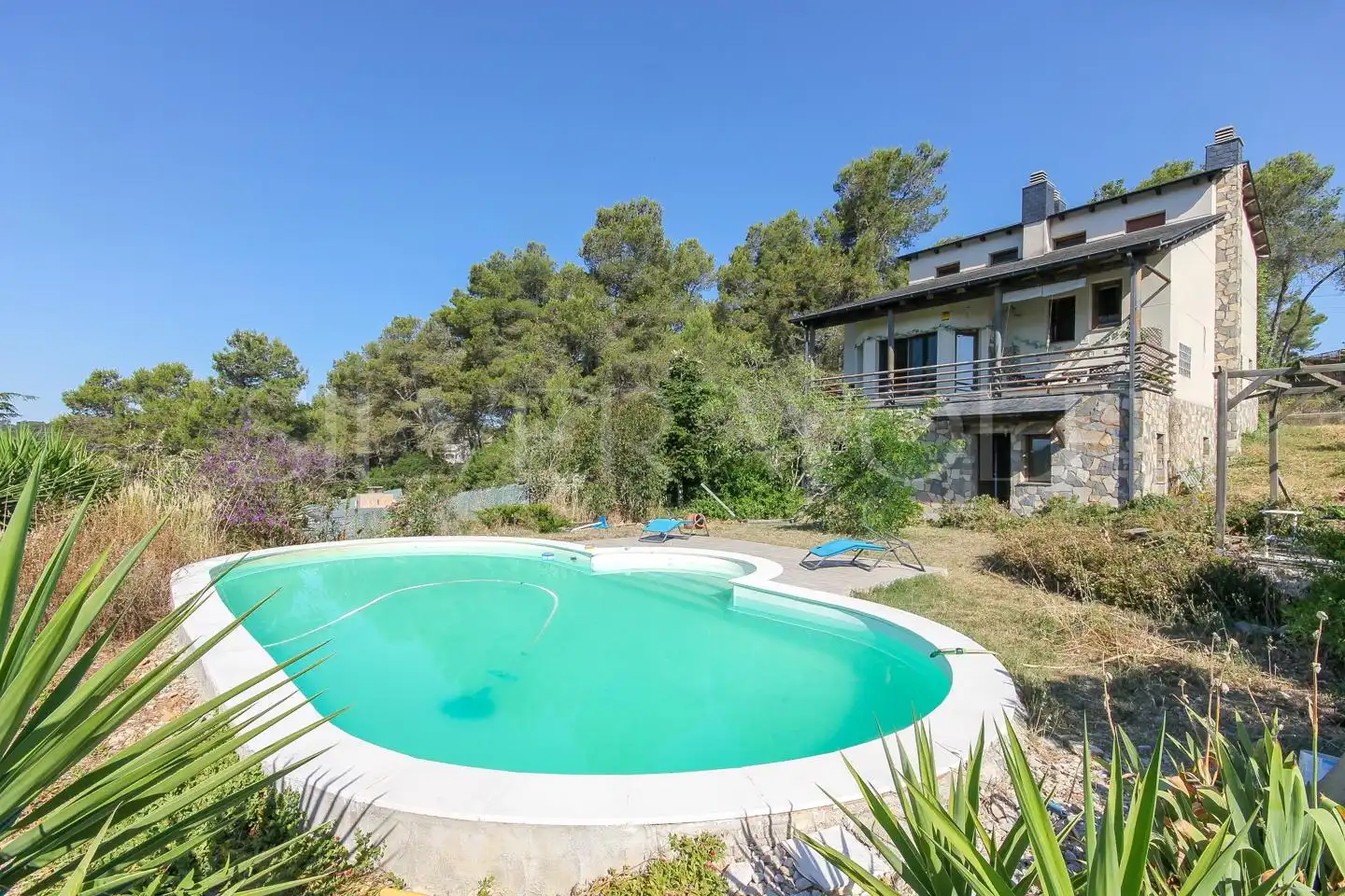 Piscina de Casa o chalet en venta en Vallirana con Calefacción, Jardín privado y Parquet