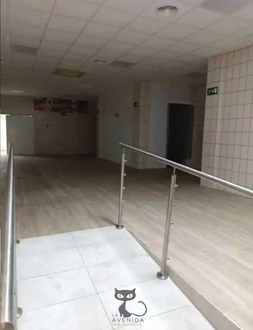 Business premises for sale in Calle de Concepció Arenal, imagen 3