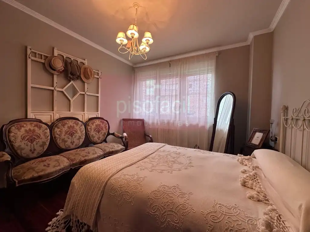 Habitación de Dúplex en venta en Lugo