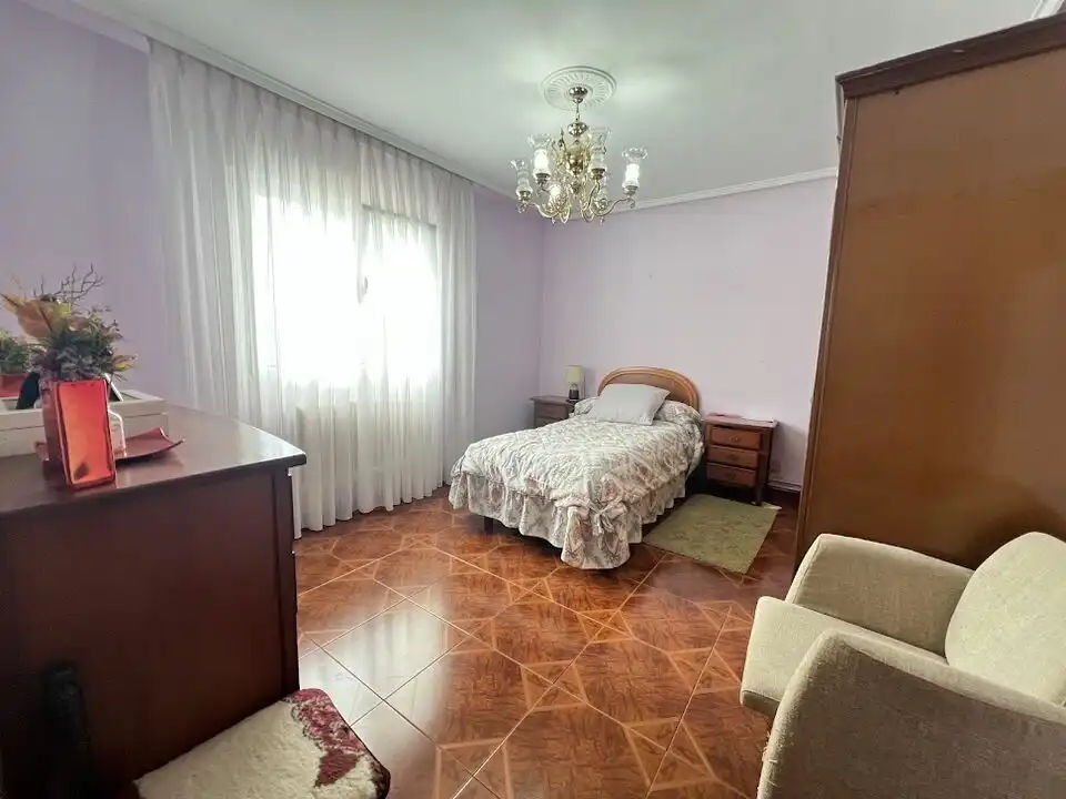 Schlafzimmer von Wohnung zum Verkauf in Siero mit Heizung und Terrasse