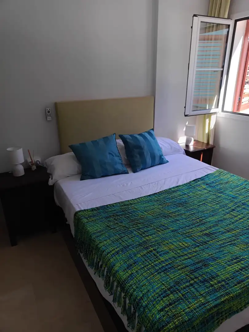 Dormitori de Apartament en venda en Sotogrande amb Aire condicionat, Terrassa i Piscina