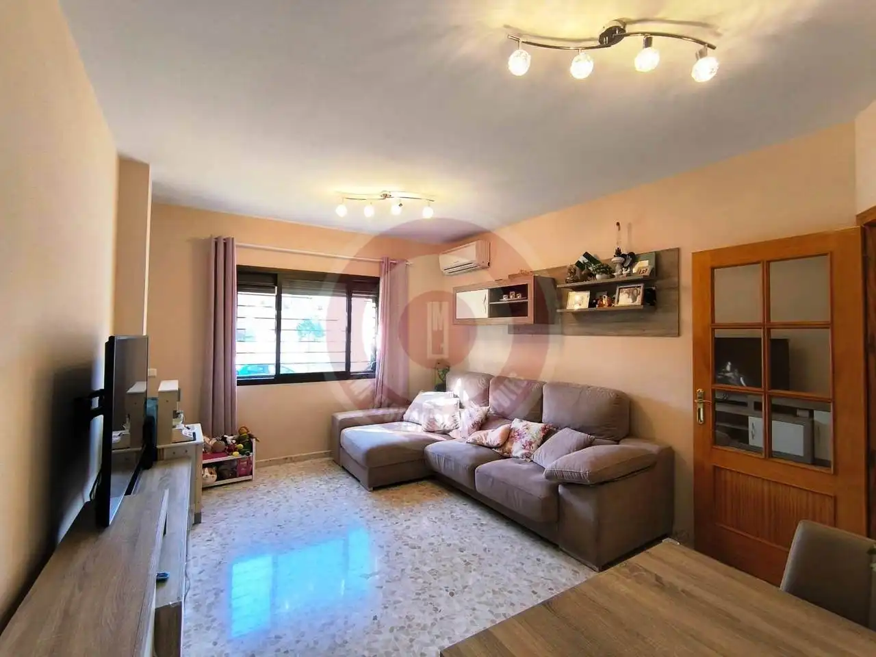 Wohnzimmer von Einfamilien-Reihenhaus zum Verkauf in Vélez-Málaga mit Klimaanlage, Terrasse und Balkon