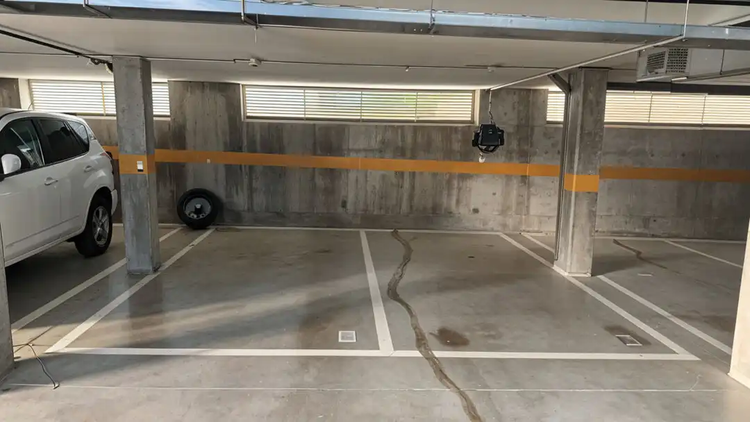 Parking de Piso de alquiler en Madrid con Aire acondicionado, Calefacción y Jardín privado
