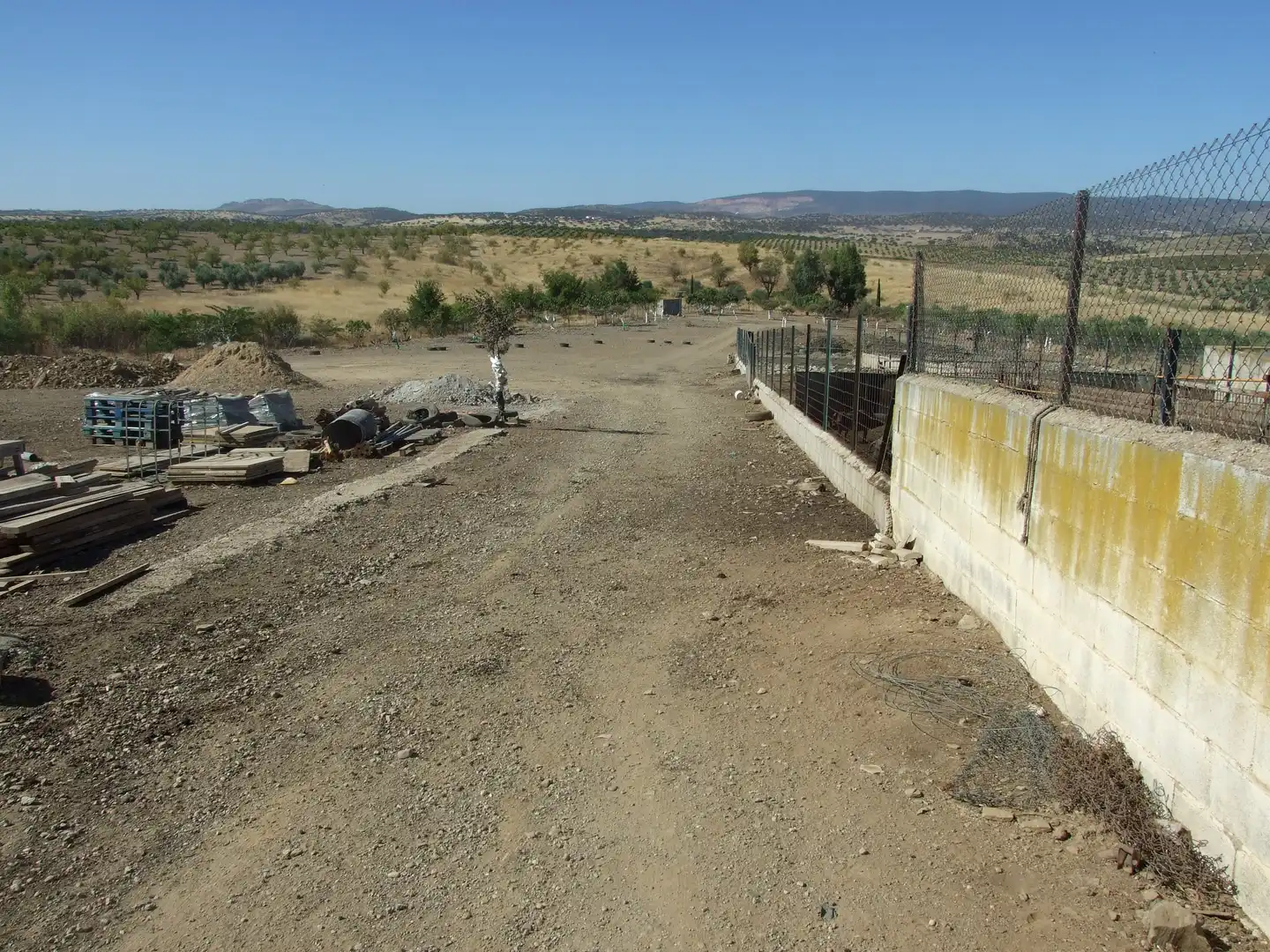 Terreno rustico in vendita a Carretera Fuente del Maestre-Huerta Julián 44