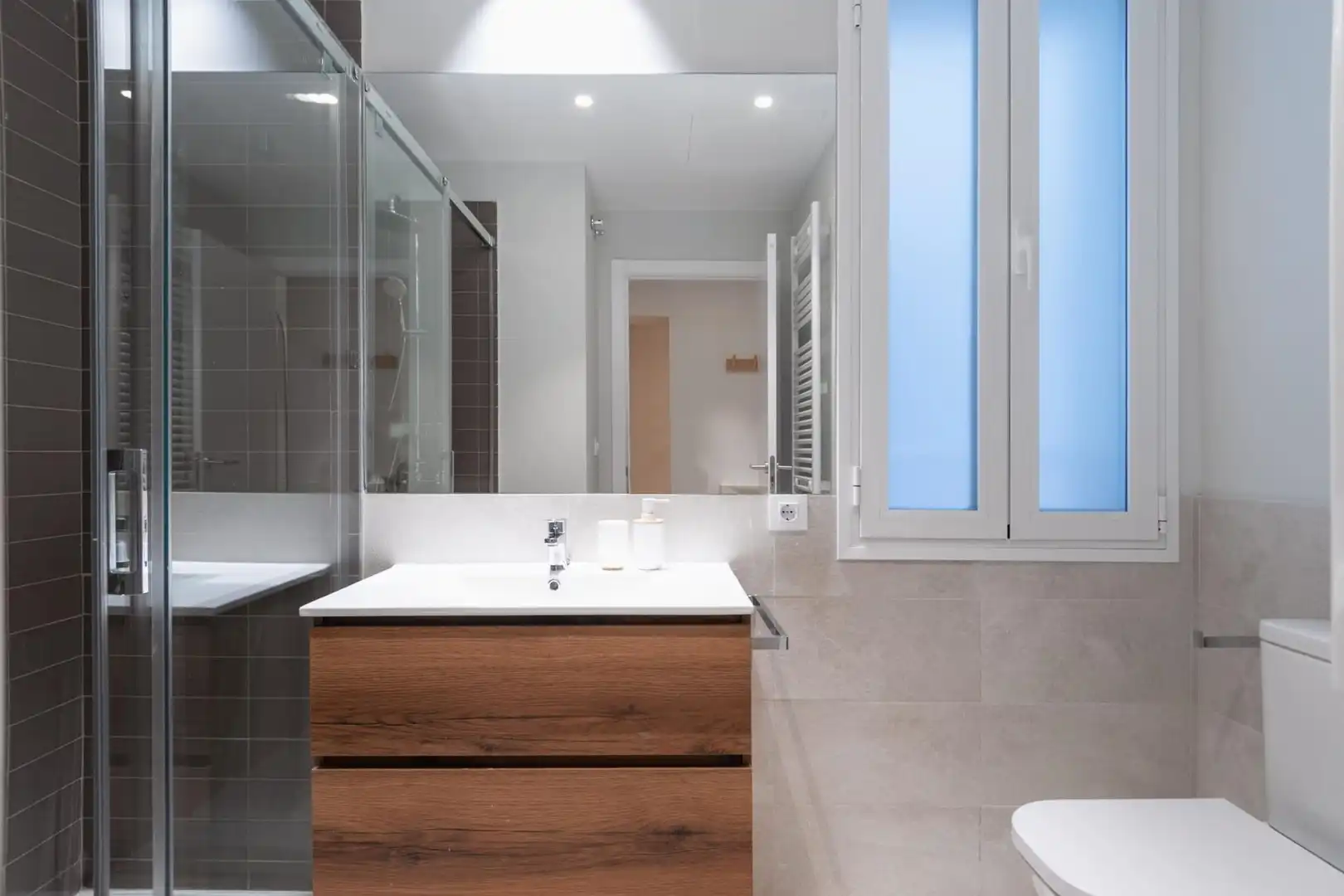 Bathroom of Apartments for rent in Madrid