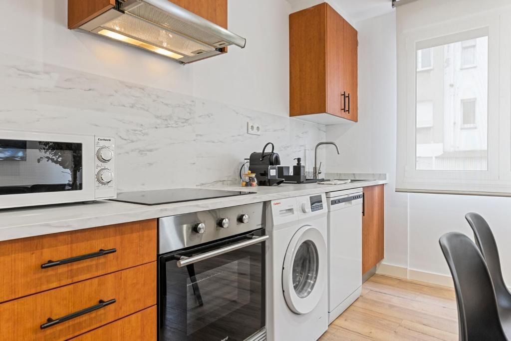 Kitchen of Flat to rent in Gijón   with Heating and Furnished