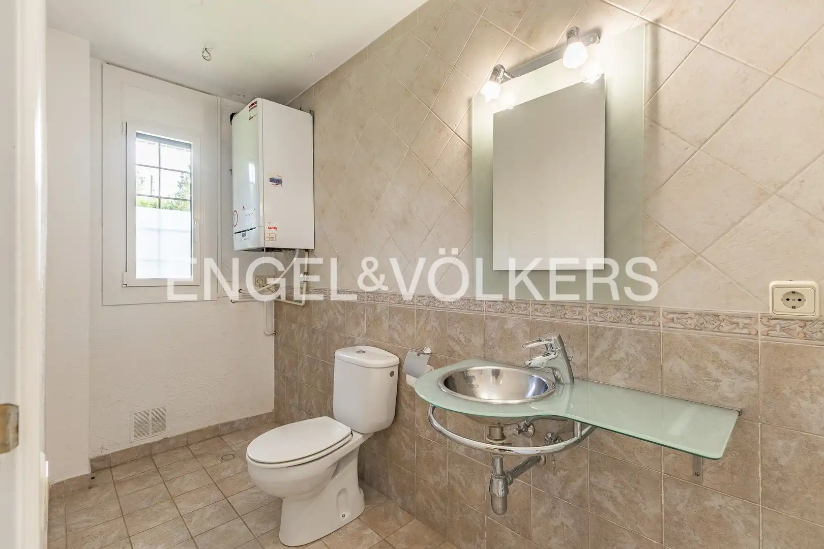 Bathroom of Houses for sale in Sant Cugat del Vallès  with Air Conditioner, Heating and Private garden