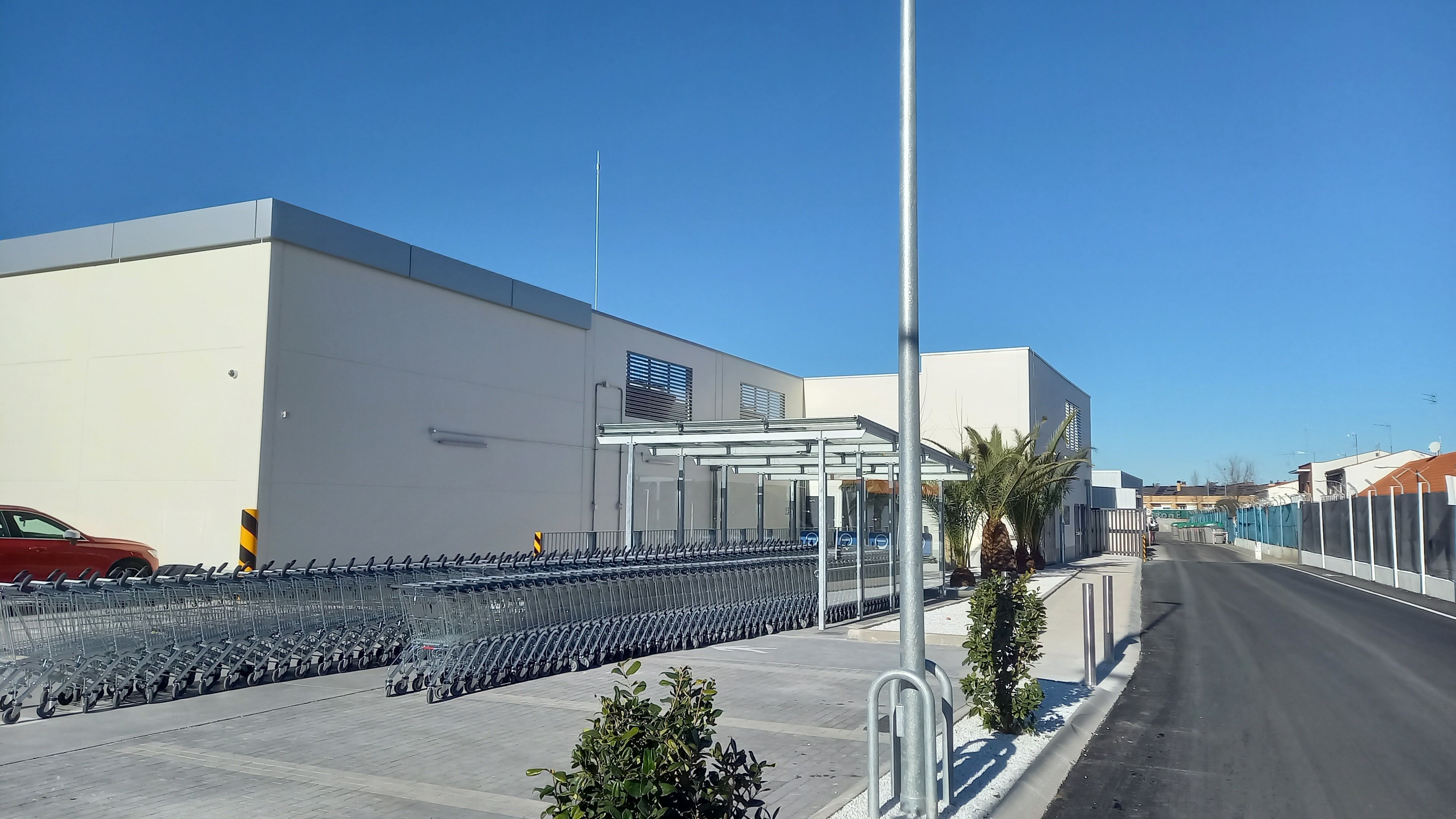 Vista exterior de Nau industrial de lloguer en Alcalá de Henares