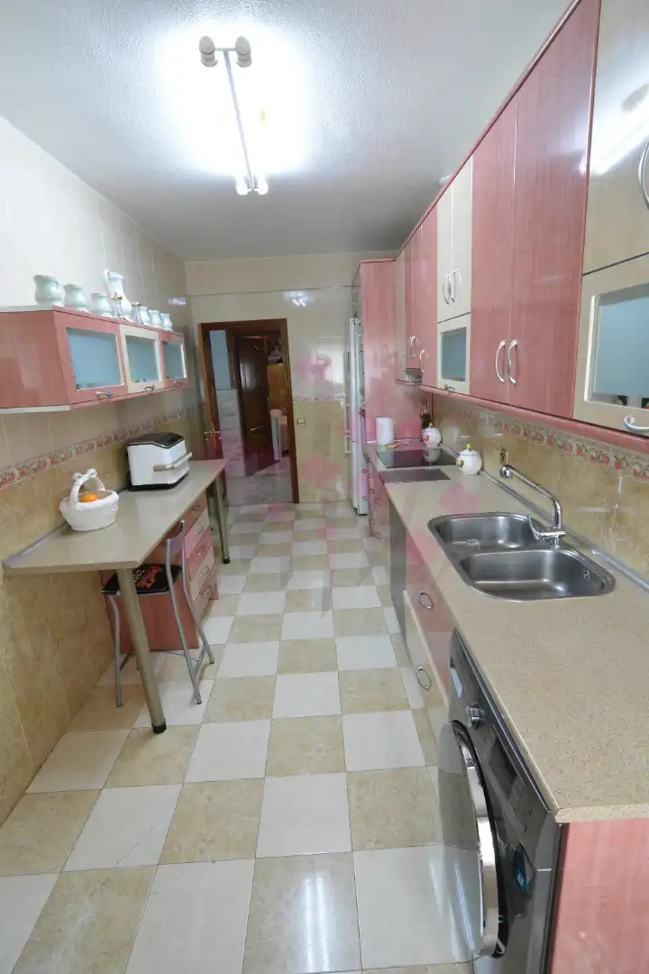 Cuina de Casa o xalet en venda en Ciudad Real amb Aire condicionat, Calefacció i Jardí privat