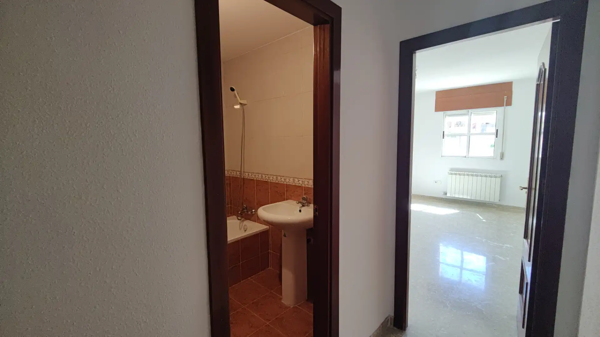 Baño de Casa adosada en venta en Huétor Vega con Calefacción, Jardín privado y Piscina