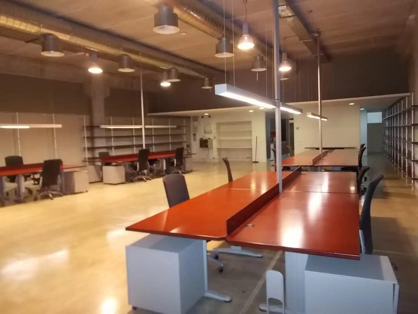 Nave industrielle avec ascenseur à louer à Plaça del Vapor, imagen 2