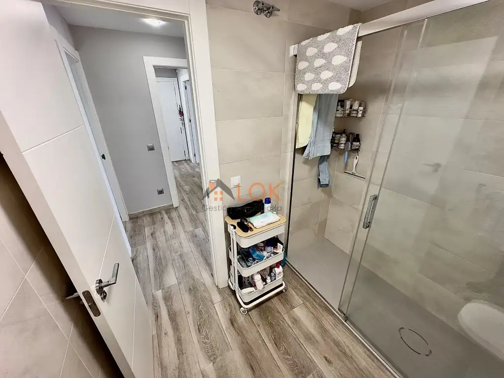 Bany de Pis en venda en Málaga amb Aire condicionat, Jardí privat i Terrassa